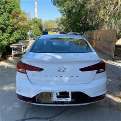 هیوندای ئەلەنترا